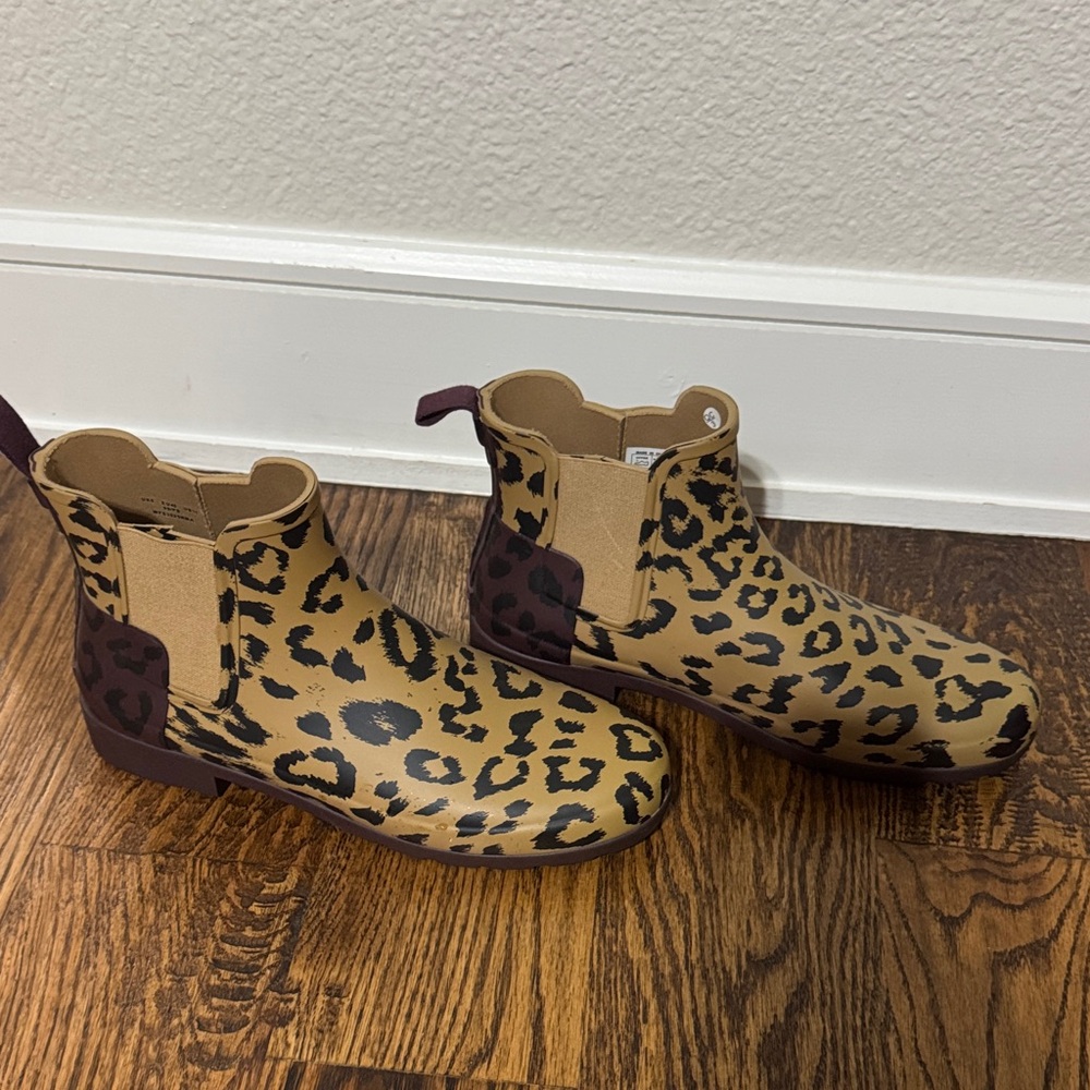 Hunter Leopard Print Ankle Rain Boots - size 11